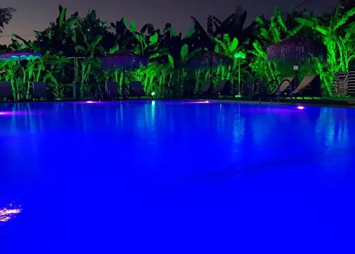 Naturist Angel Nudist Club - Adults Only 페러데이션