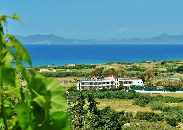 ホテル Naturist Angel Nudist Club - Adults Only 3*